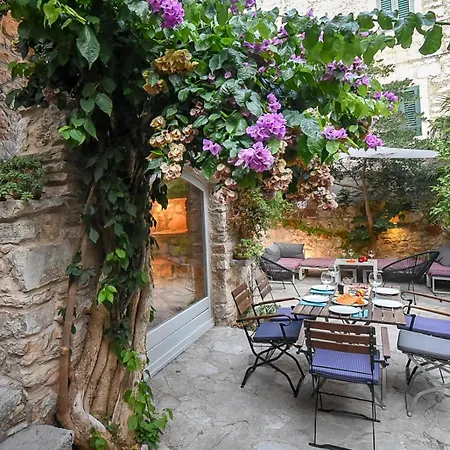 Ferienhaus Charming Stone House With Courtyard *