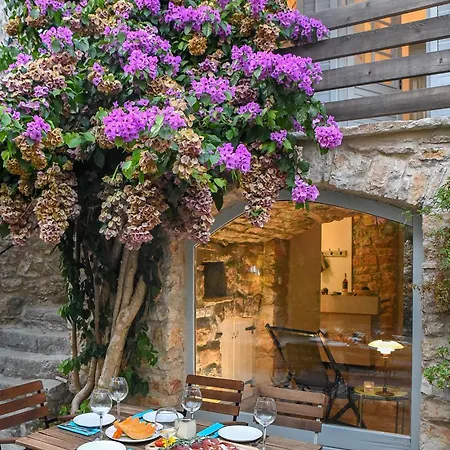 Dom wakacyjny Charming Stone House With Courtyard Stari Grad (Hvar)